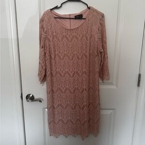 Chic Lace Midi Dress in Blush Pink